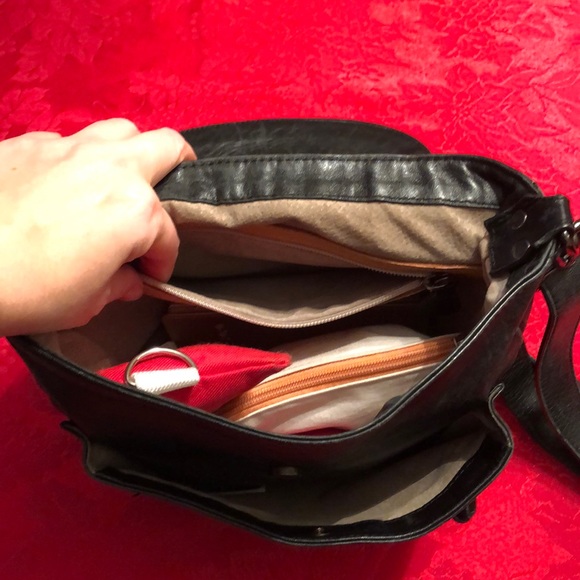 Authentic Bottega Giotti crossbody/ shoulder bag - Picture 4 of 11